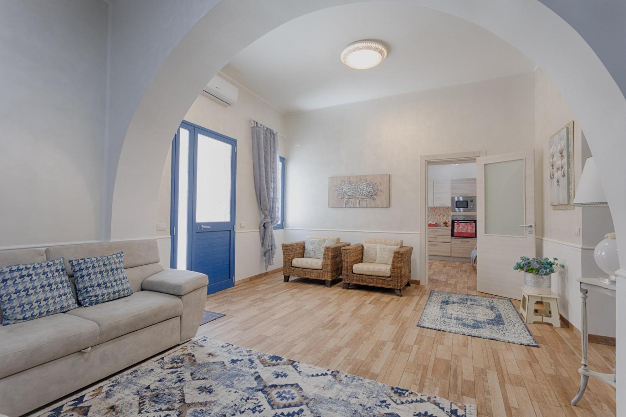 Apartment And Colorful Apartment! Marsala